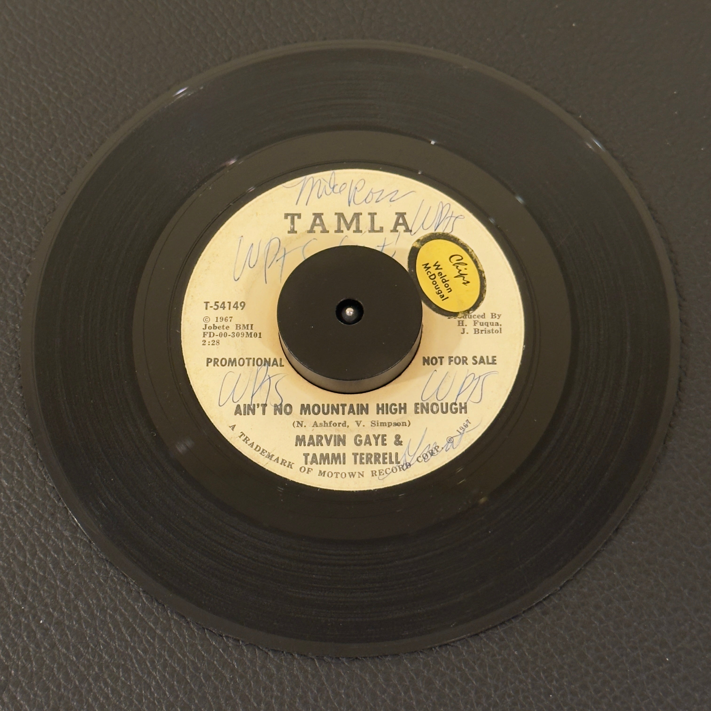 Marvin Gaye & Tammi Terrell - Ain't No Mountain High Enough