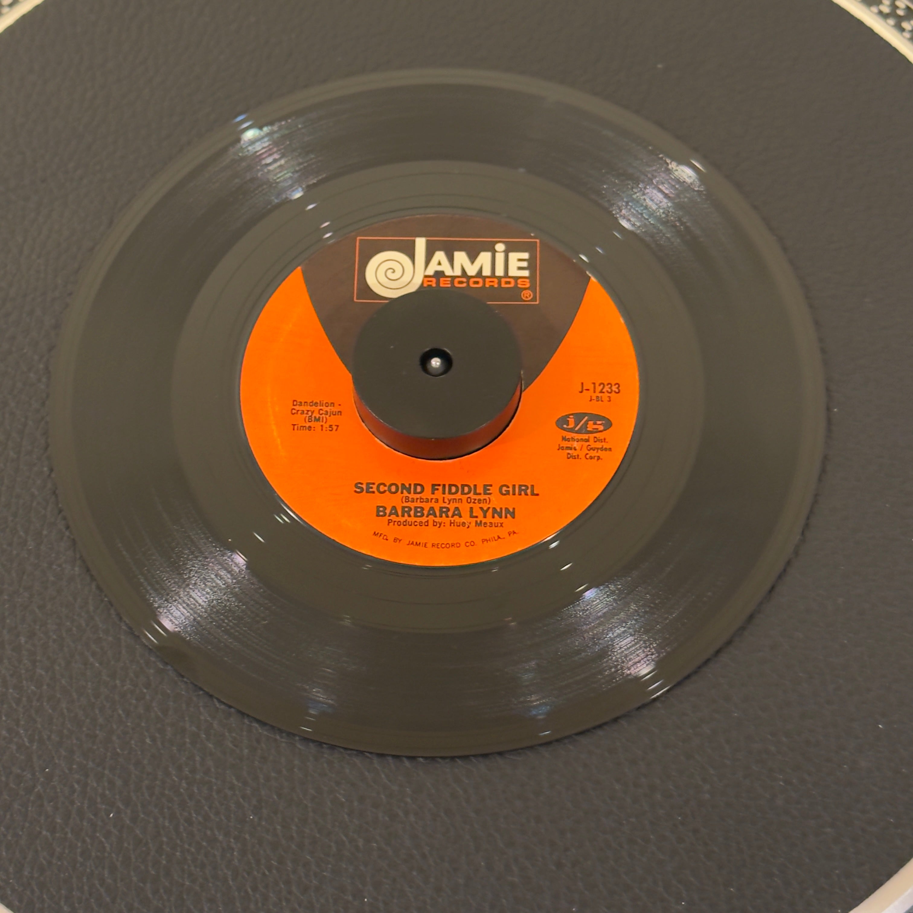 7" vinyl record by Barbara Lynn featuring "Second Fiddle Girl/Letter To Mommy and Daddy", released on Jamie (J-1233), in VG (Very Good) condition, classic analog collectable for turntable playback. Reissue