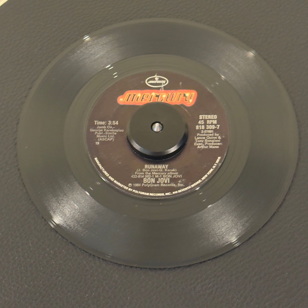 Bon Jovi – Runaway / Love Lies record