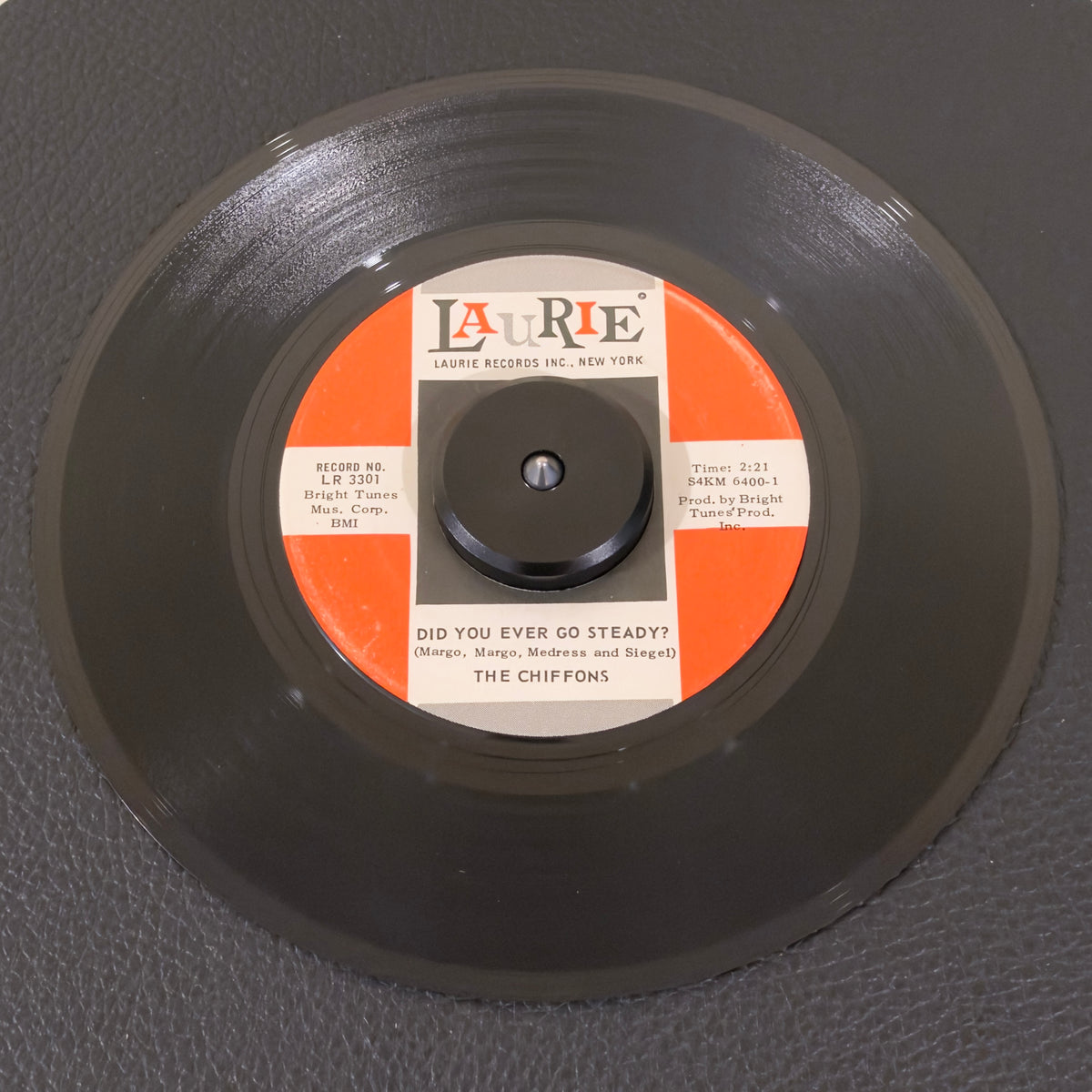 Chiffons, The – Nobody' Knows What's Goin' On (In My Mind But Me) / Did You Ever Go Steady?