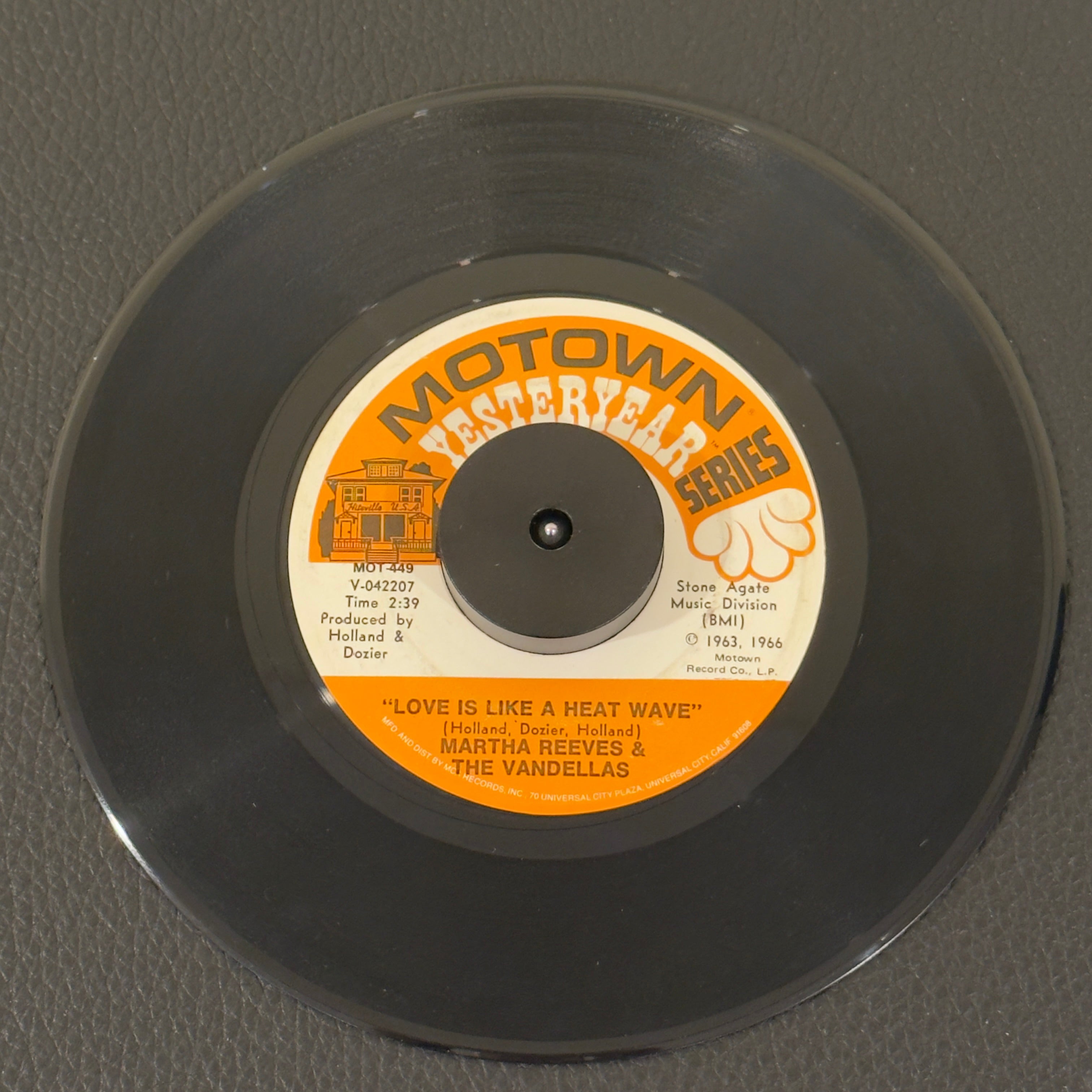 Martha Reeves & The Vandellas - Come And Get These Memories / Love Is