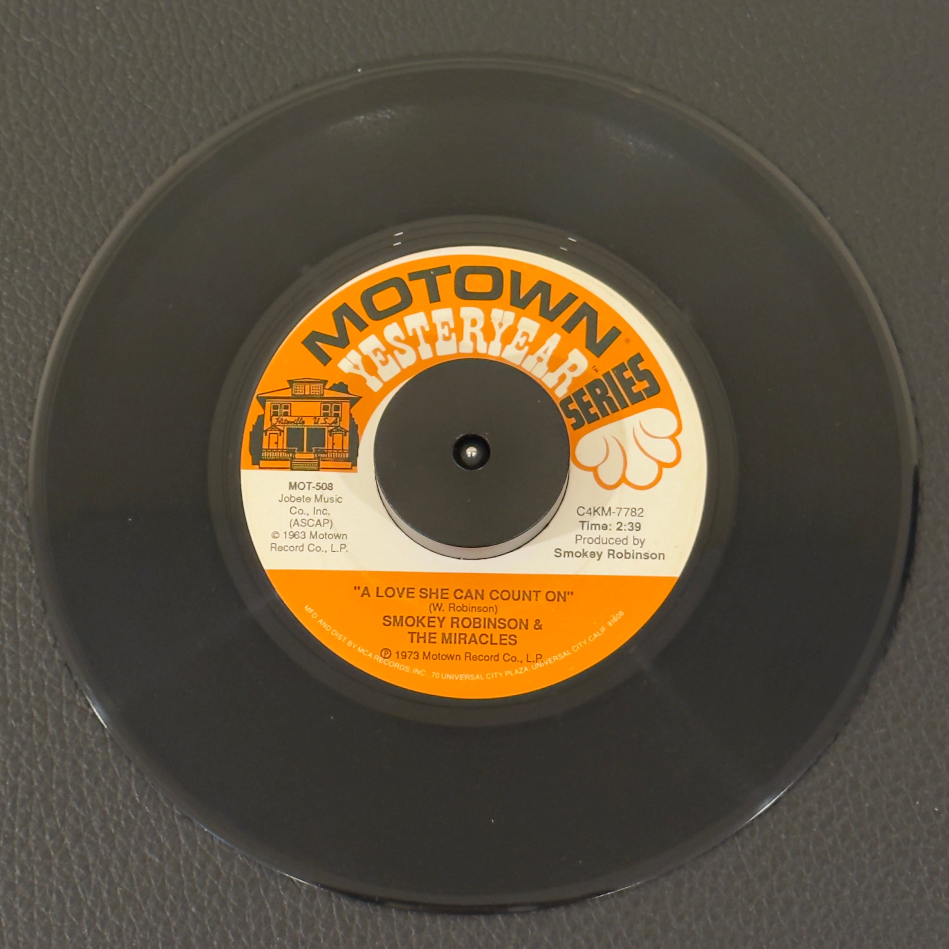 Smokey Robinson & The Miracles - Mickey's Monkey / A Love She Can Coun